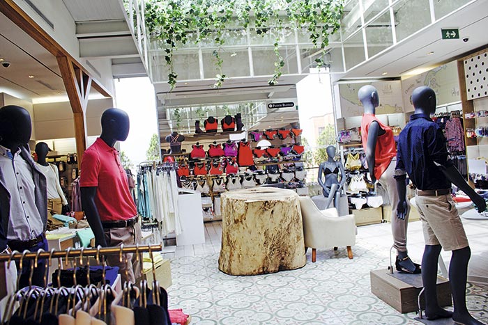 Tienda Punto Blanco, Medellín