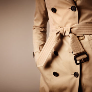 BURBERRY TRENCH COAT: 100 AÑOS
