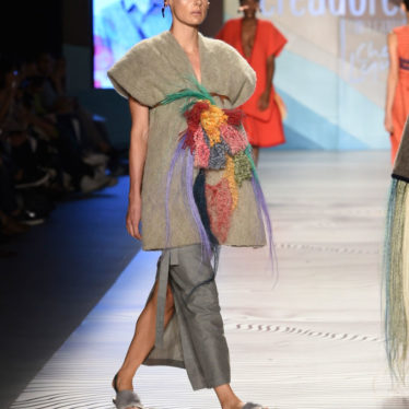 JÓVENES CREADORES: Desfile Colombiamoda 2015