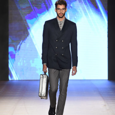 RICARDO PAVA: desfile Colombiamoda 2015