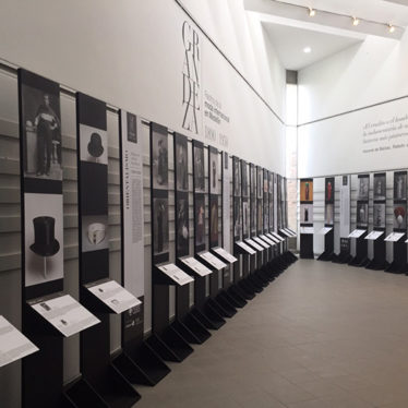 EXPOSICIONES DE MODA: Grandeza, rastros de la moda internacional en Medellín