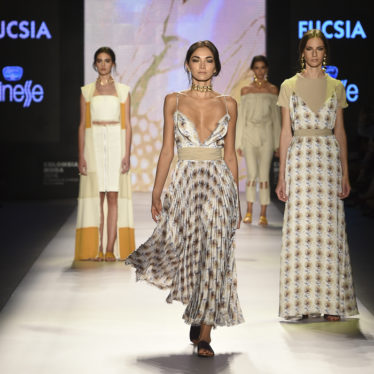 FUCSIA: ARATA Y ANTORVEZA Colombiamoda 2016