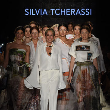 SILVIA TCHERASSI viste Las Mujeres de Macondo, Caliexposhow 2016