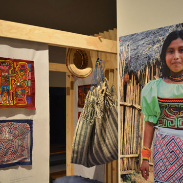 LAS MOLAS, capas de sabiduría