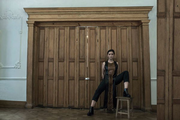 Andrés Hidalgo, vestuario Andrea Landa