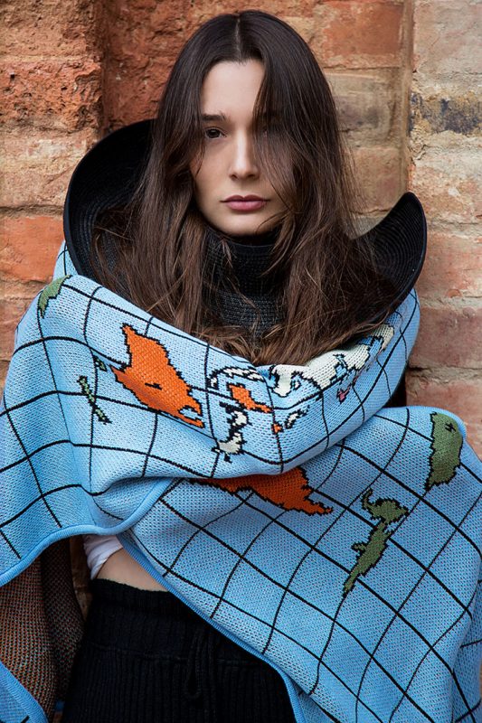Fotografía Jose Alejandro Gómez, vestuario Papel de Punto