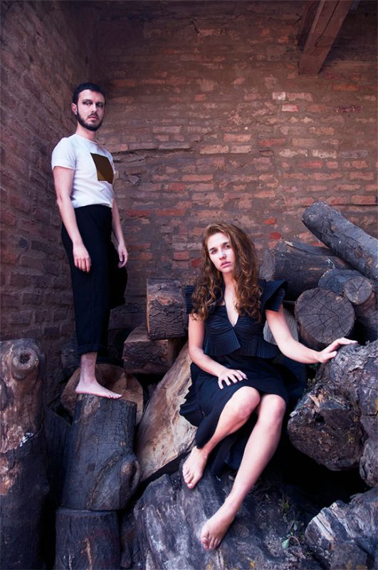 Mónica Peña, vestuario Carlo Carrizosa