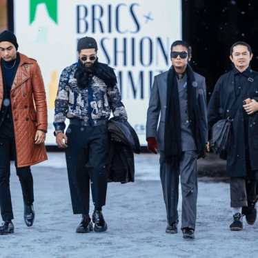 Moscovitas, la moda masculina del BRICS+ Fashion Summit en Rusia.