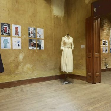 Honrar las raíces: la moda como acto de memoria viva