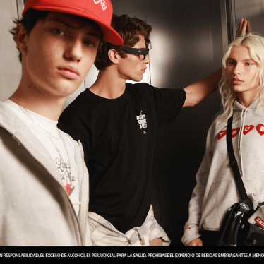 “Love Is The Best Mixer”: moda urbana que celebra el amor libre